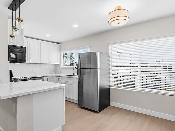 3rd image of 4130 35th St APT 7