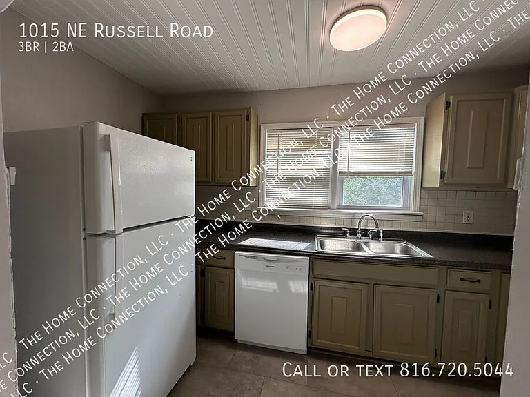 1015 NE Russell Rd — Photo 10