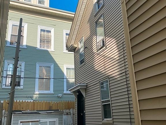 4th image of 24-24A Clarence St
