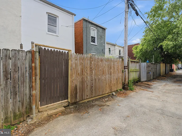 1230 Wylie St NE — Photo 22