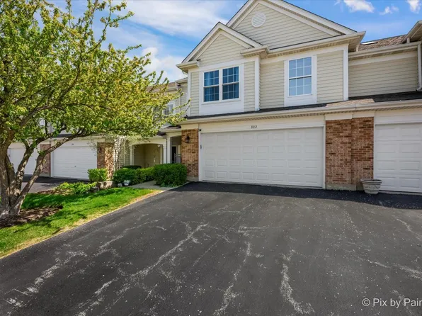 902 Huntington Dr, Elk Grove Village, IL 60007
