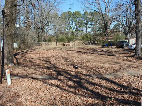 308 E 13th St, Hope, AR 71801