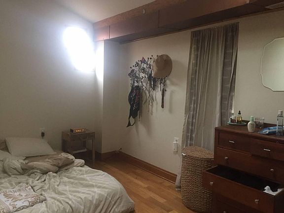 5th image of 2122 W Charleston St APT 2R