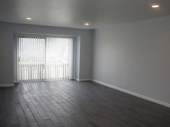 5th image of 6818 Roberts Dr APT 8