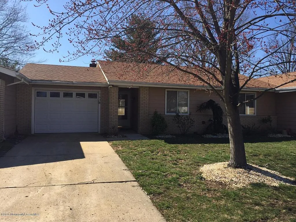 163B Kalmia Plz photo 1