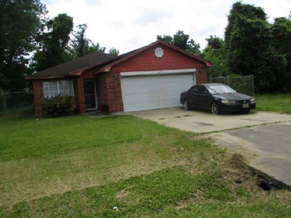 2nd image of 1925 Turon St