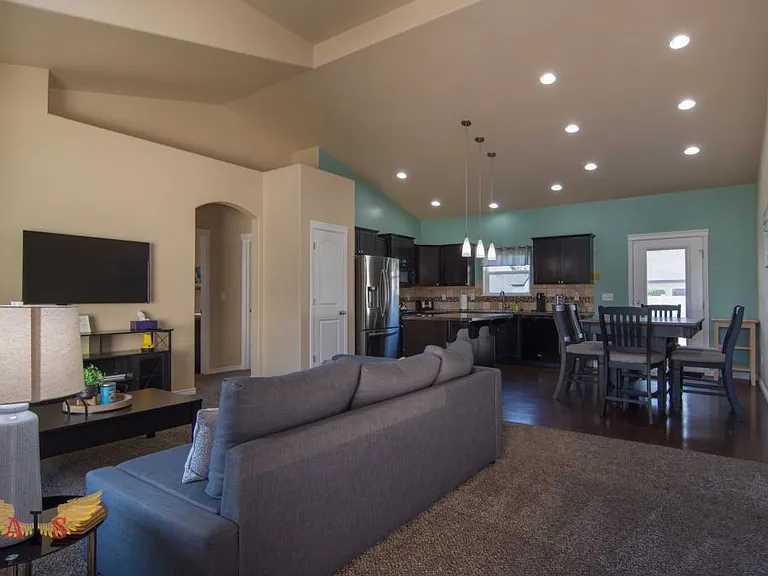 957 Bosero Way — Photo 3