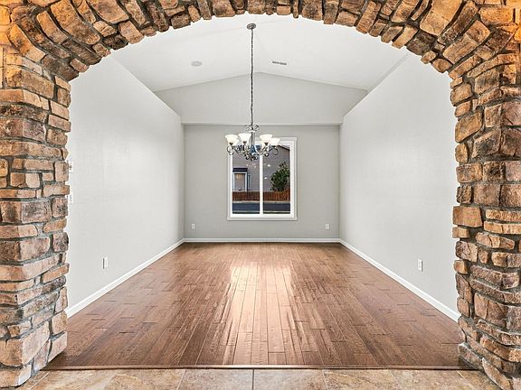 4th image of 5122 Reagan Way