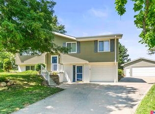 13030 Browne Cir, Omaha, NE 68164