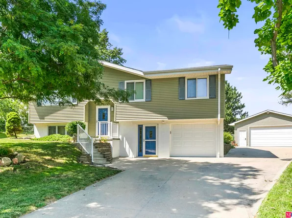 13030 Browne Cir, Omaha, NE 68164