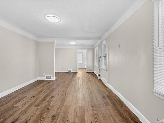 5th image of 20529 Coventry Street