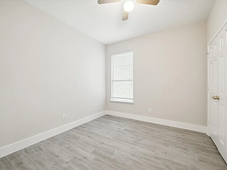 22035 Holly Branch Dr — Photo 7