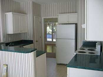 4th image of 1406 Kensington Dr