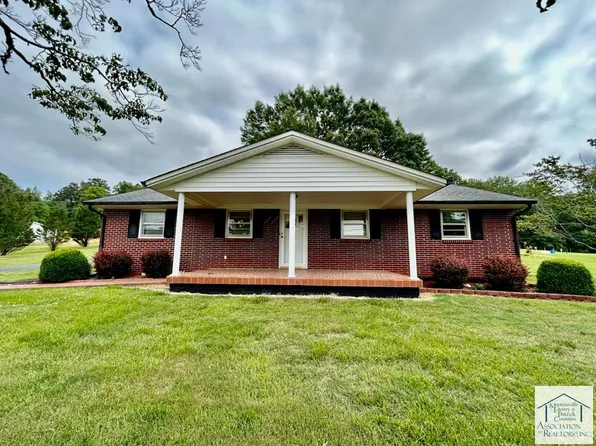 1214 Valley Dr, Fieldale, VA 24089