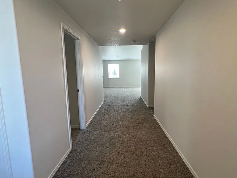 1023 W Aspen Rd — Photo 2