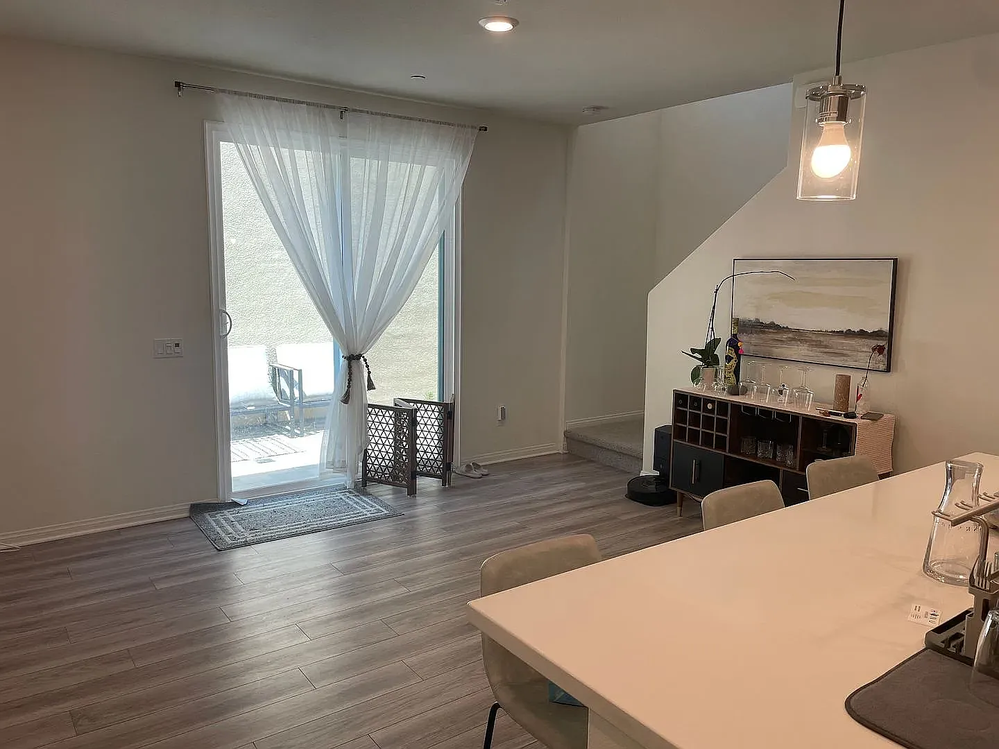 3 bed, 2.5 bath, 1590 sqft, $4,050 — Photo 3