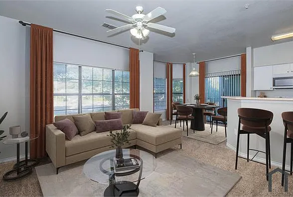 3 bed, 1096 sqft, $1,864 — Photo 4