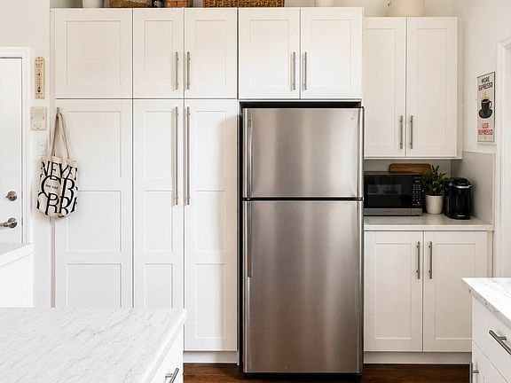 3rd image of 23-17 38th St #1R