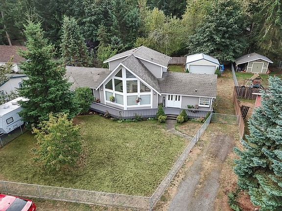 4th image of 310 Montezuma Dr