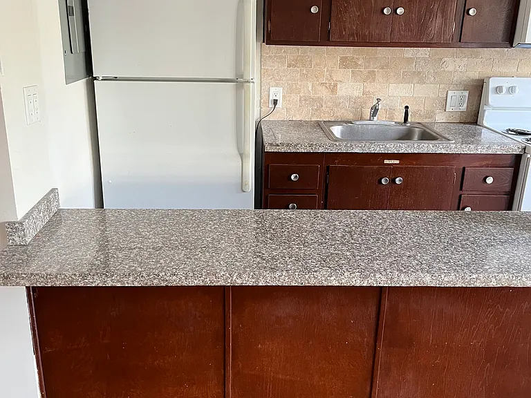 470 E Angeleno Ave — Photo 8