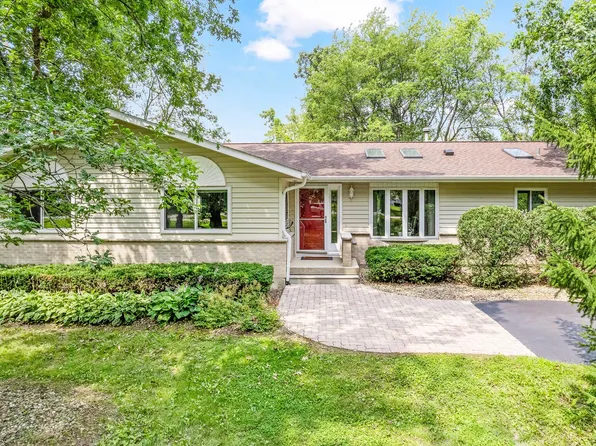 29905 Oak Meadow Dr, Kingston, IL 60145