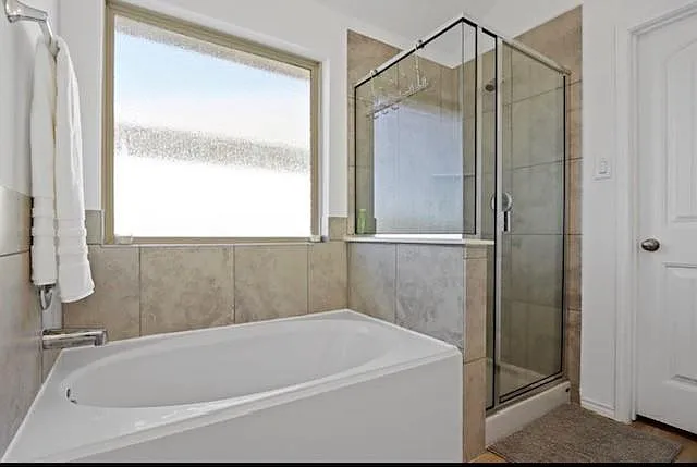 18426 White Stallion Ln — Photo 28