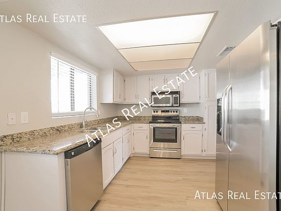 4th image of 5006 W Torrey Pines Cir
