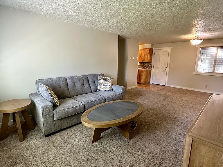 1727 NW Wall St #4 — Photo 9