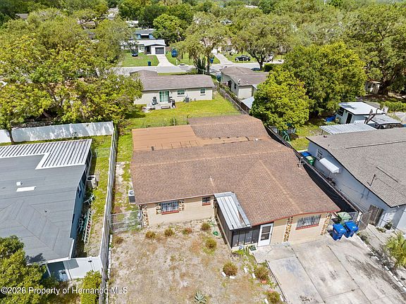 3rd image of 10412 N Altman St