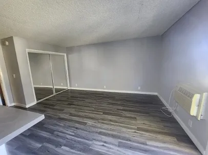 123 S Catalina Street — Photo 23