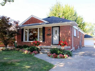 9854 Sterling Ave, Allen Park, MI, 48101