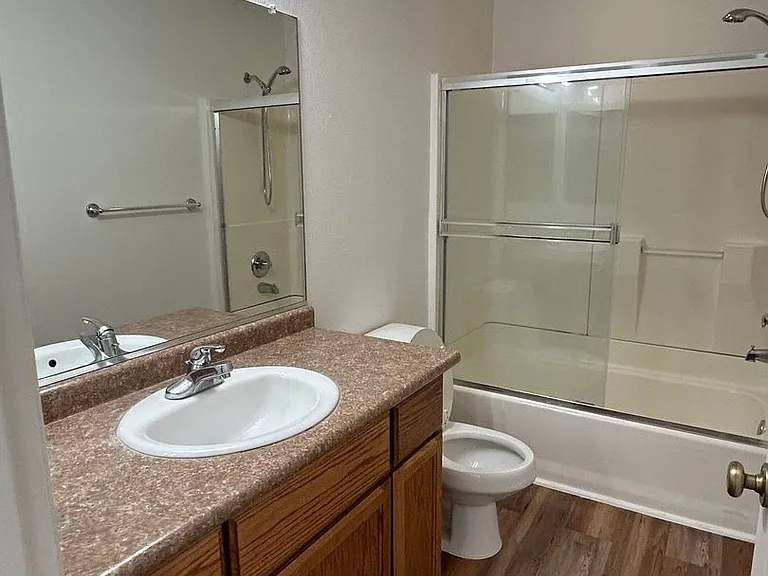 725 W 4th Ave — Photo 5