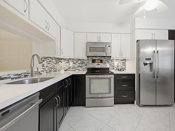 3rd image of 7280 Amberly Lane #201