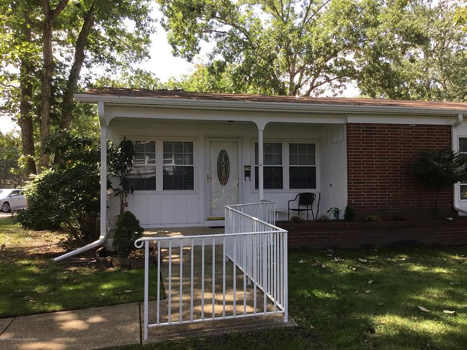 1st image of 98A Edinburgh Ln