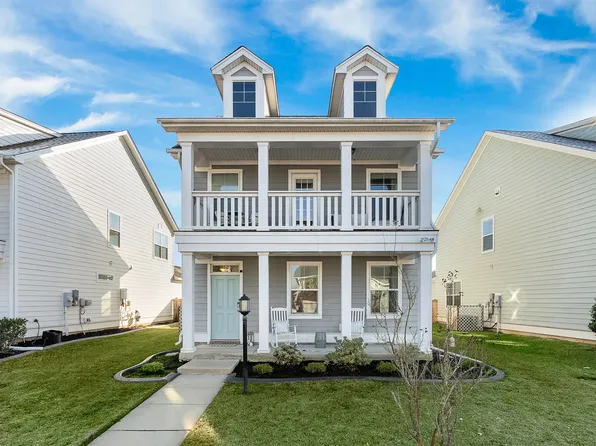 129 Yorkshire Dr, Moncks Corner, SC 29461