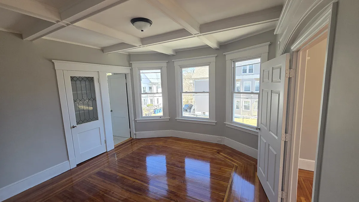 Building Photo - 26 Whittlesey Ave #2