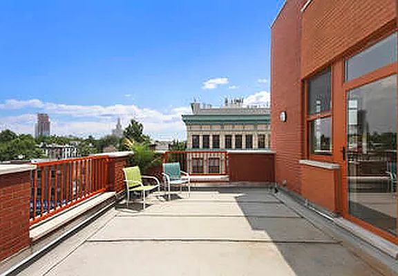 4th image of 166 Smith St APT 4A