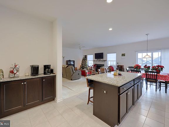 5th image of 423 Valor Dr