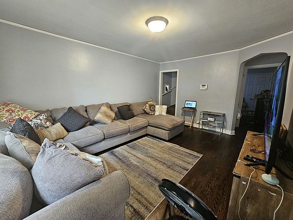 4th image of 10549 S Indiana Ave