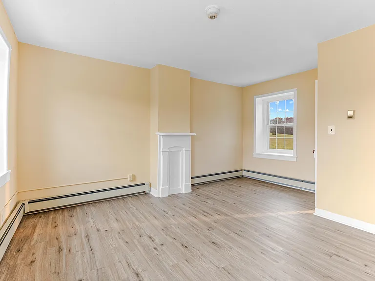 18429 Middletown Rd — Photo 11