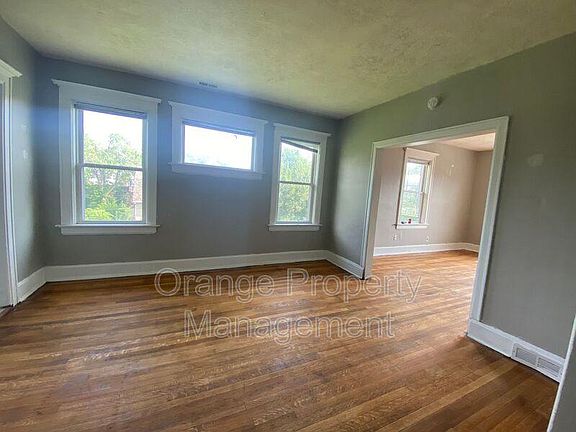 3rd image of 528 Park Ave