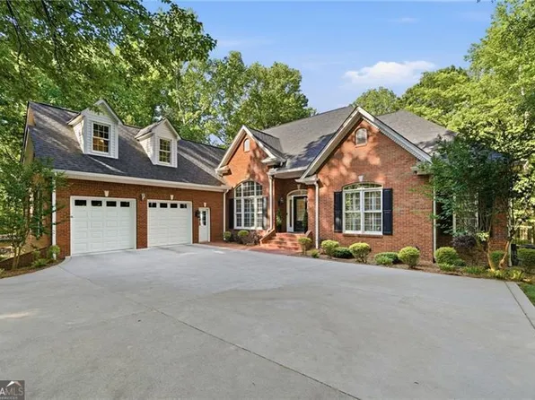153 York Pl, Calhoun, GA 30701