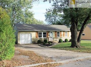 609 Pawnee Ln, Belton, MO 64012