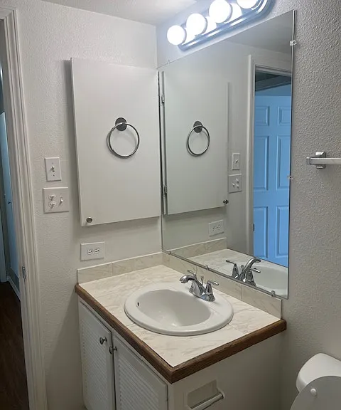 4100 Apartments — Photo 36