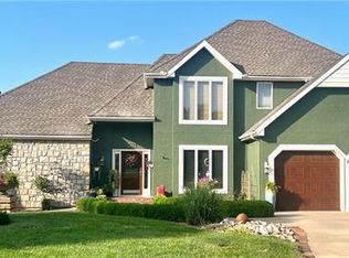 1052 NW High Point Dr, Lees Summit, MO 64081