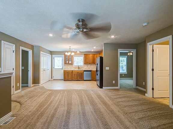 2nd image of 3048 Stone Creek Ct