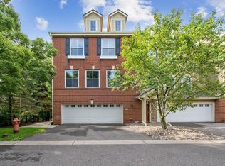 10289 Bleeker St, Woodbury, MN 55129