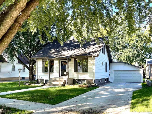 518 Barton St, Storm Lake, IA 50588