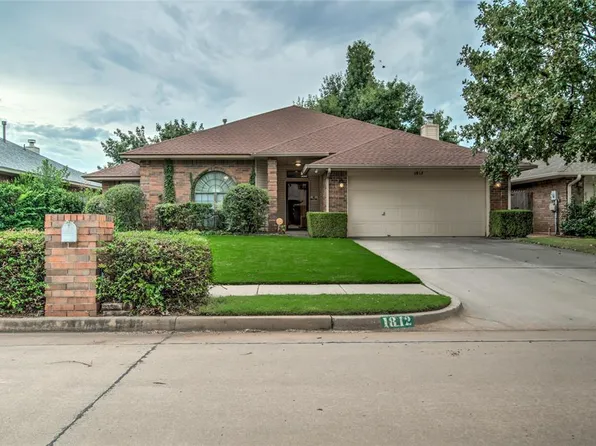 1812 Yellowstone Ln, Edmond, OK 73003