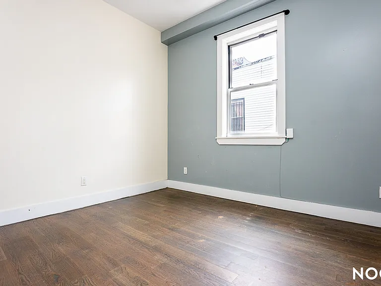 18 Dodworth St #2A — Photo 10